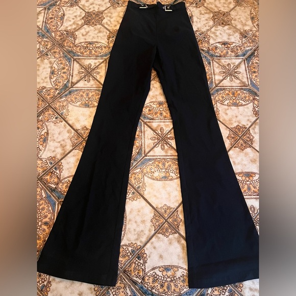 White fox black fitted flare pants buckle detail size xs new with tags high rise - Picture 8 of 10